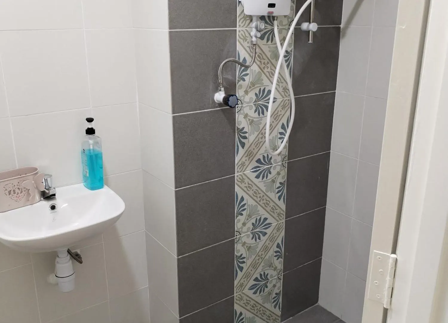 Al Qarni Homestay ايبوه 0*,